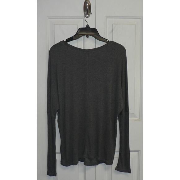 H by Bordeau Women's Long Dolman Sleeve Scoop Neck Tee in Charcoal Medium $58 - Picture 3 of 3